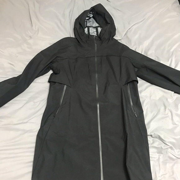 lululemon athletica Jackets & Blazers - Lululemon rain cloud jacket NWOT